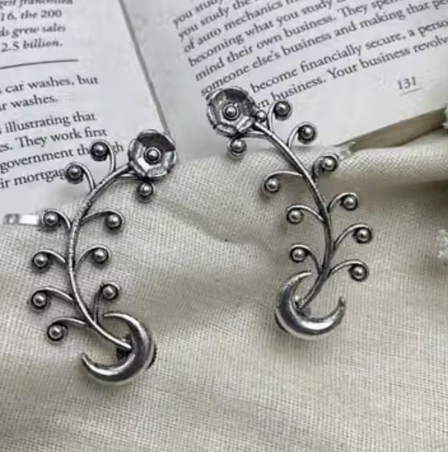 Chandni Creeper Earcuff
